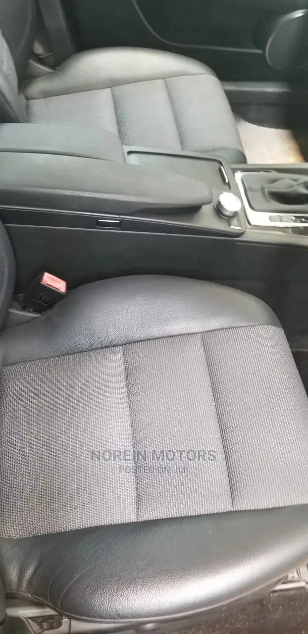 Mercedes-Benz C180 2014 Silver