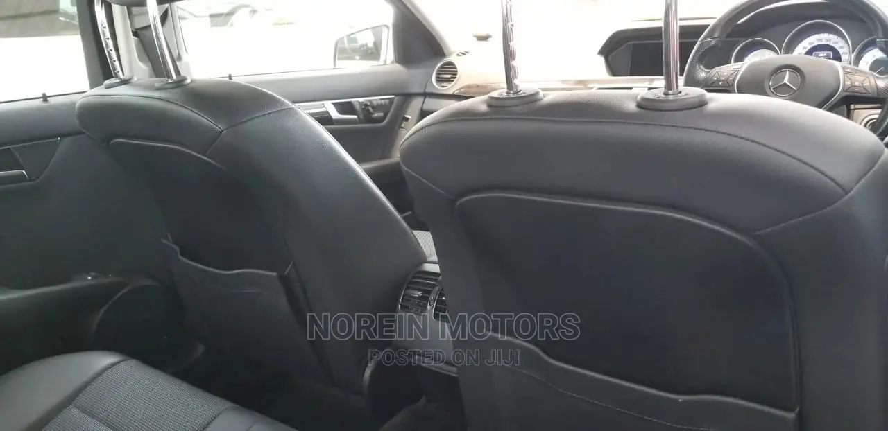 Mercedes-Benz C180 2014 Silver
