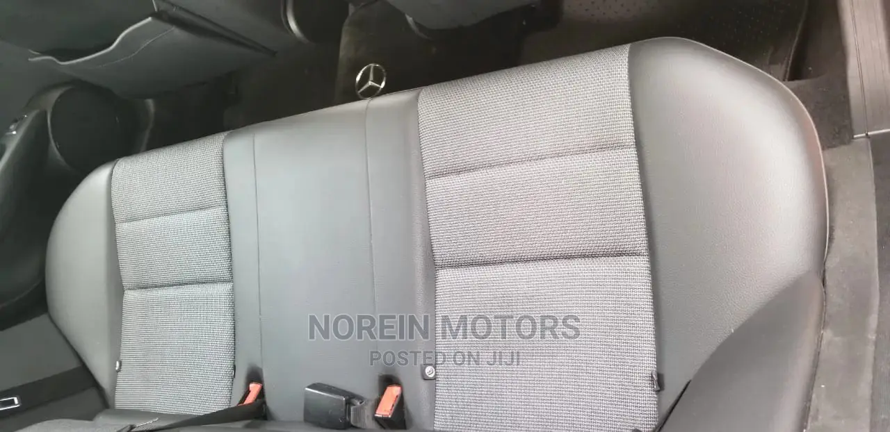 Mercedes-Benz C180 2014 Silver
