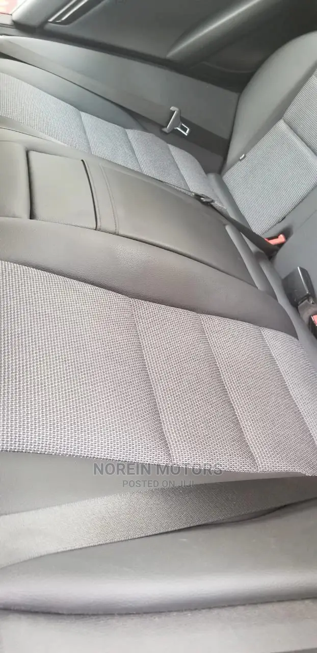 Mercedes-Benz C180 2014 Silver
