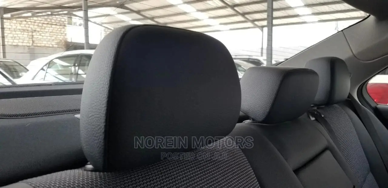 Mercedes-Benz C180 2014 Silver