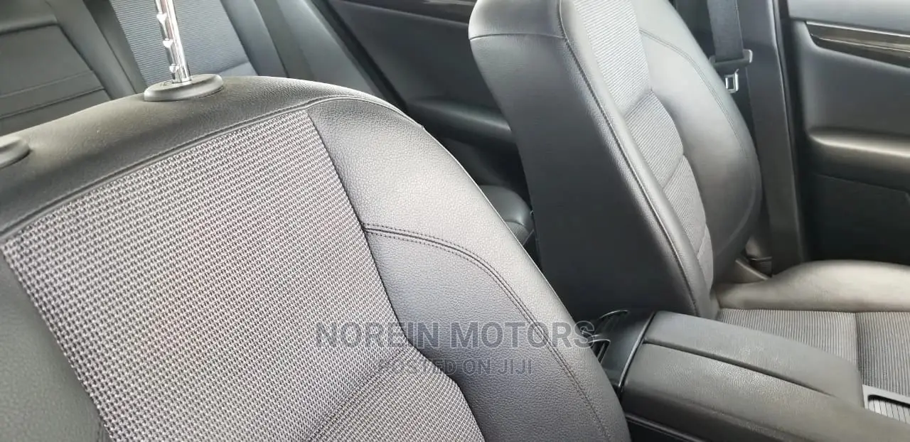 Mercedes-Benz C180 2014 Silver