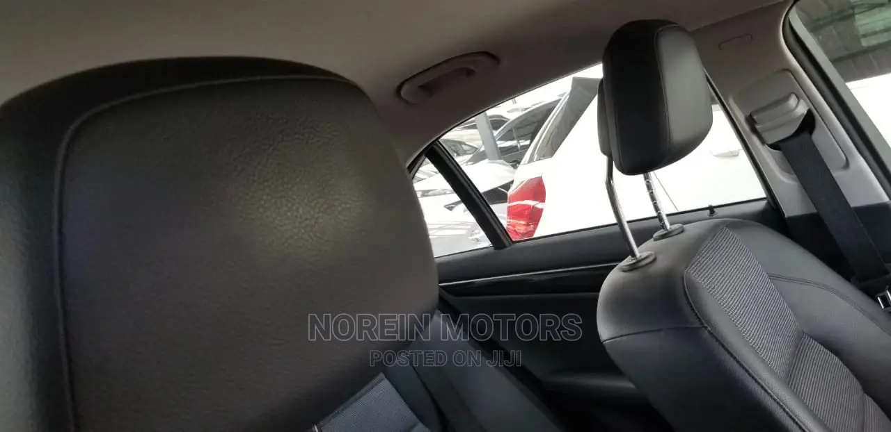 Mercedes-Benz C180 2014 Silver