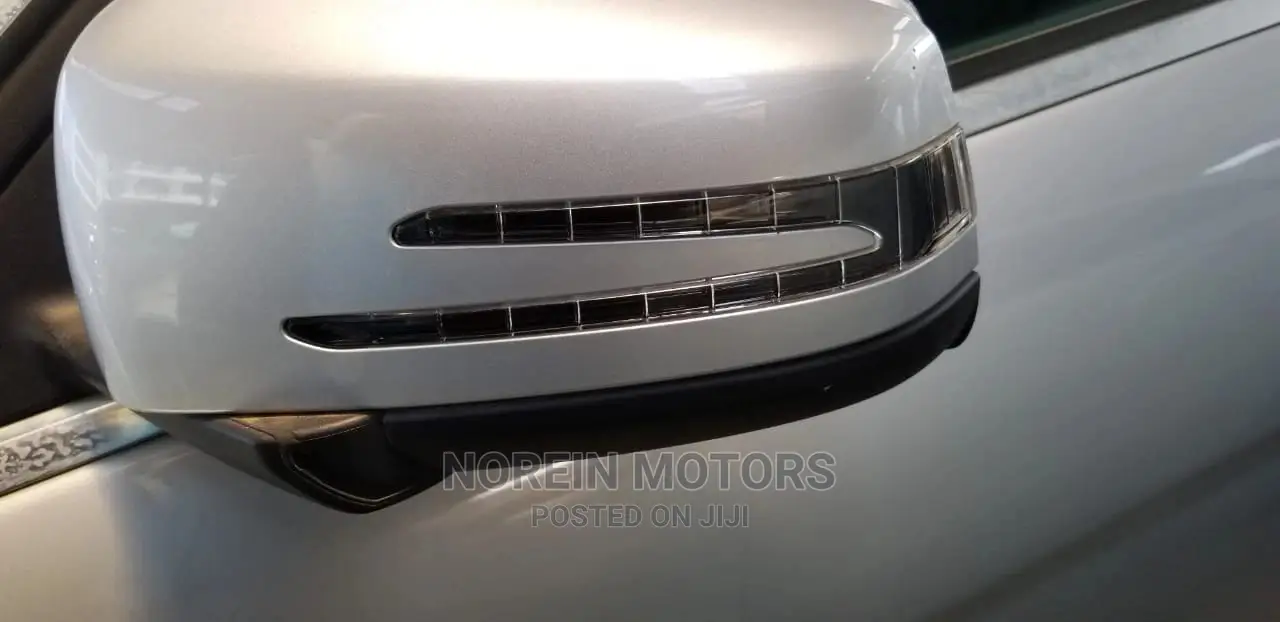 Mercedes-Benz C180 2014 Silver
