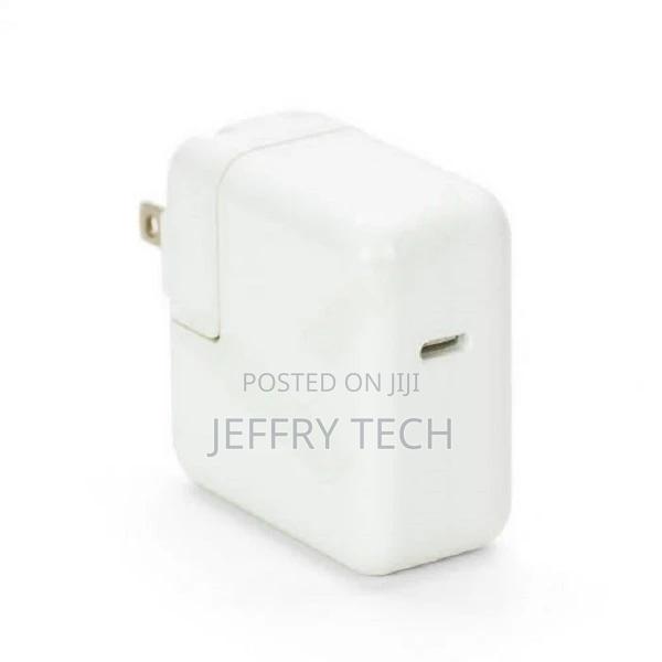 Apple 29w Usb-C Power Adapter - White - thumbnail 3