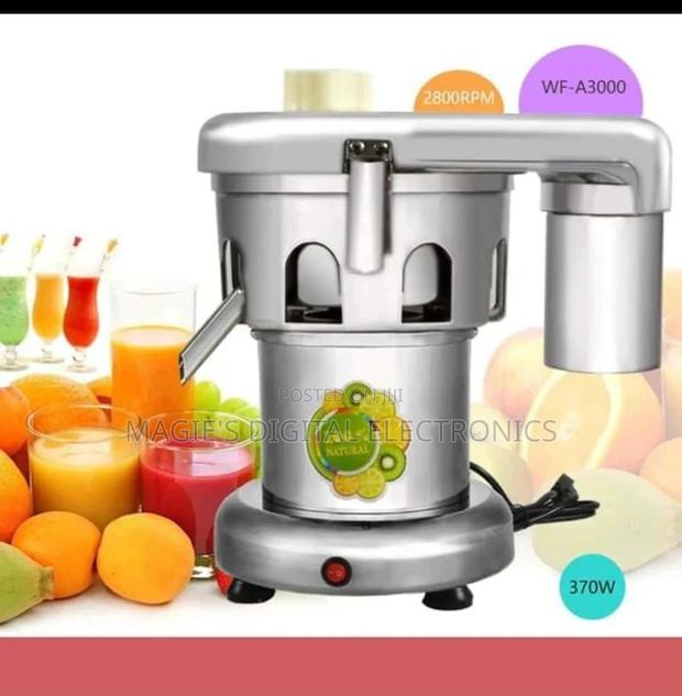 Commercial Juicer Machine - main view