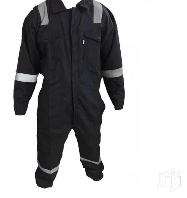 We Make Supply High Quality Reflective Overalls