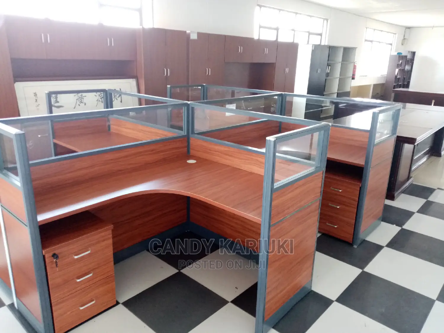 Spacious 4 Way Workstation