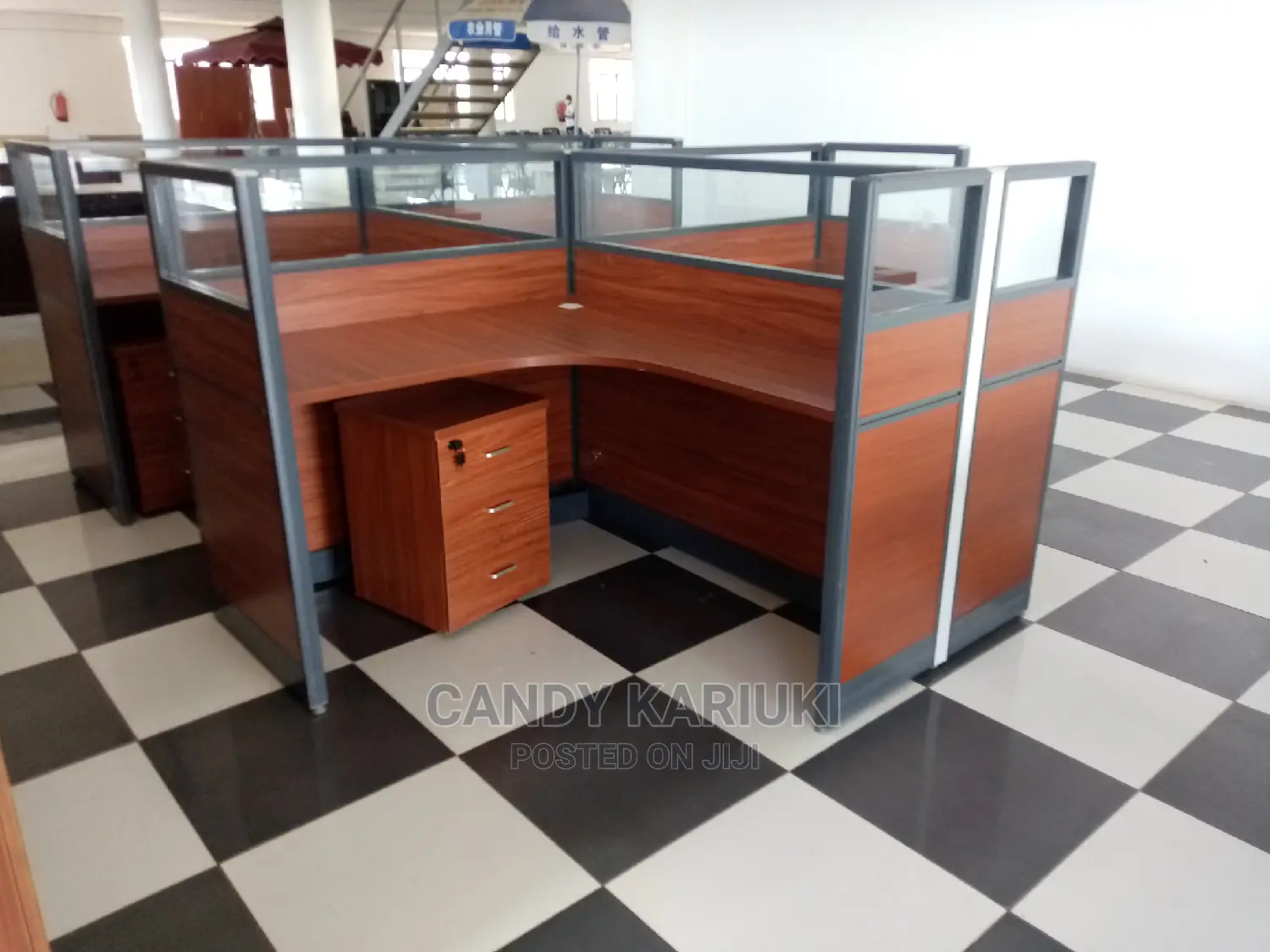 Spacious 4 Way Workstation