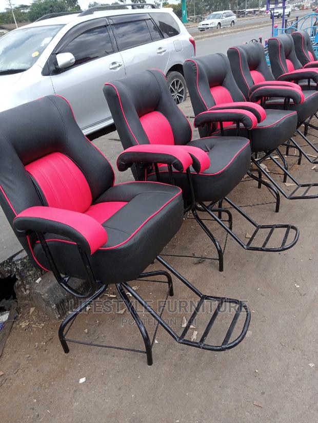Barber Shop Chairs - thumbnail 3