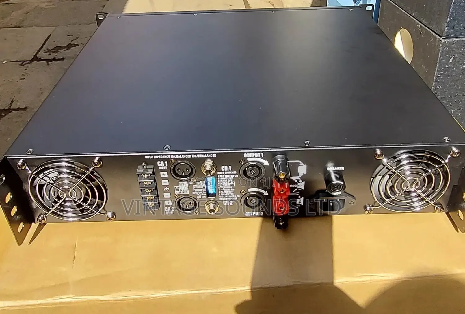 Behringer Europower EP4000 Power Amplifier