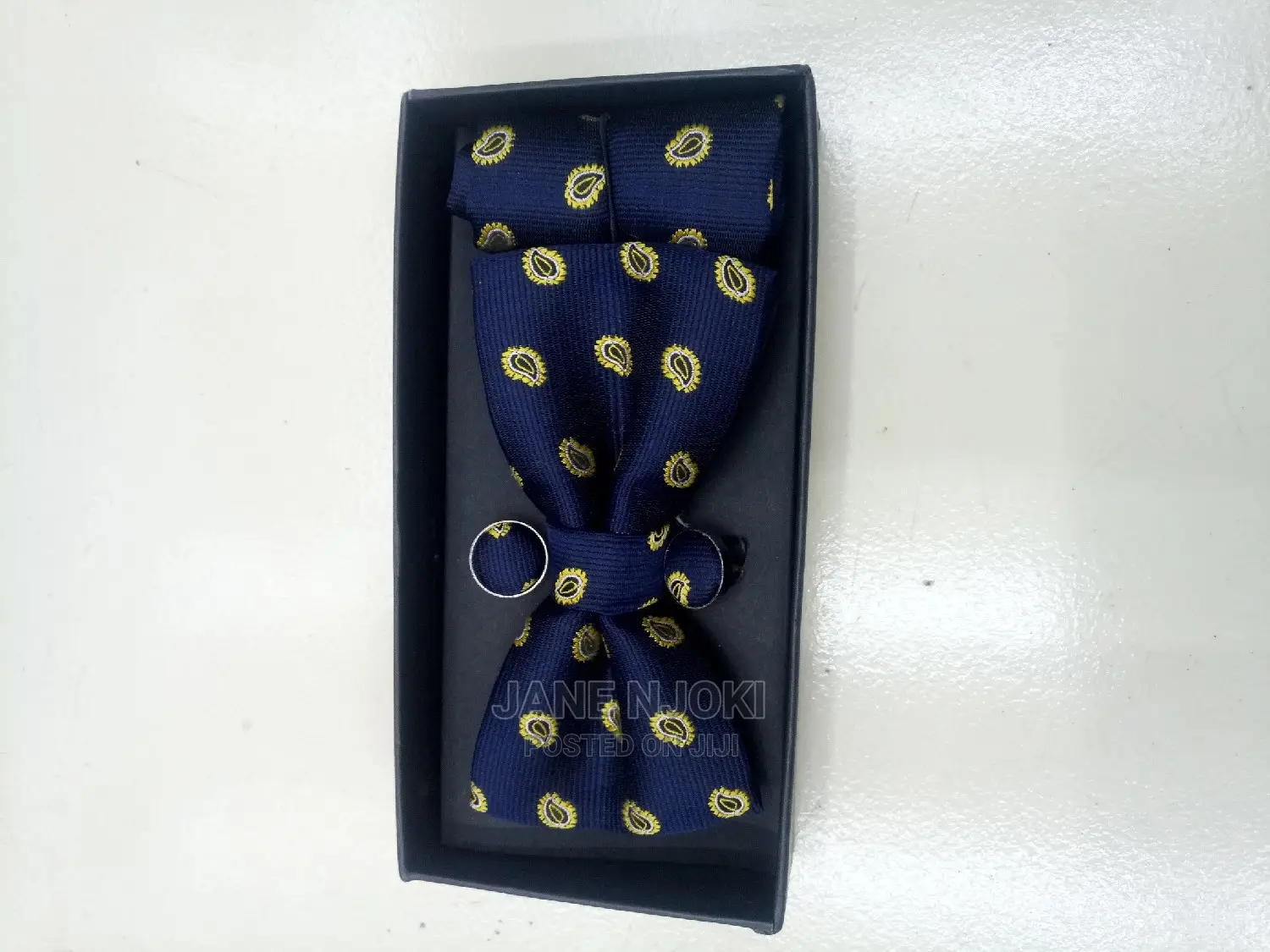 Unique Bowtie