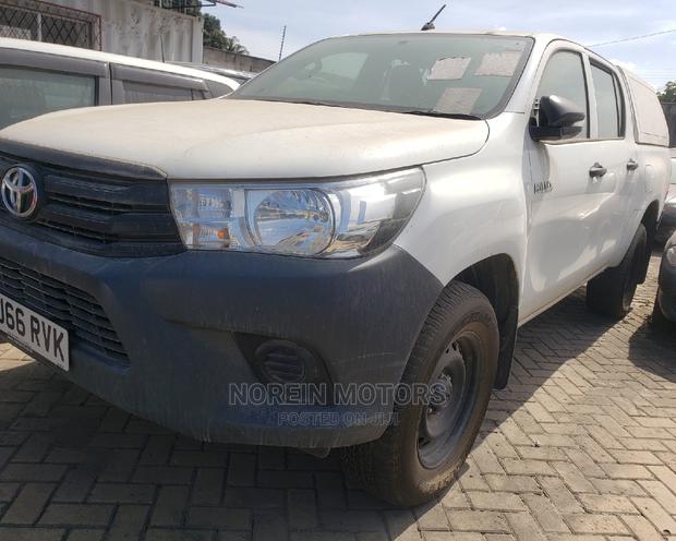 Toyota Hilux 2016 White