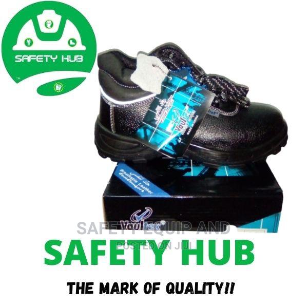 Safety Footwear/ Safety Shoes/ Safety Boots for Workers
