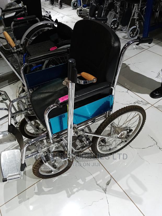 Manual Hand Aid Wheelchair - thumbnail 2