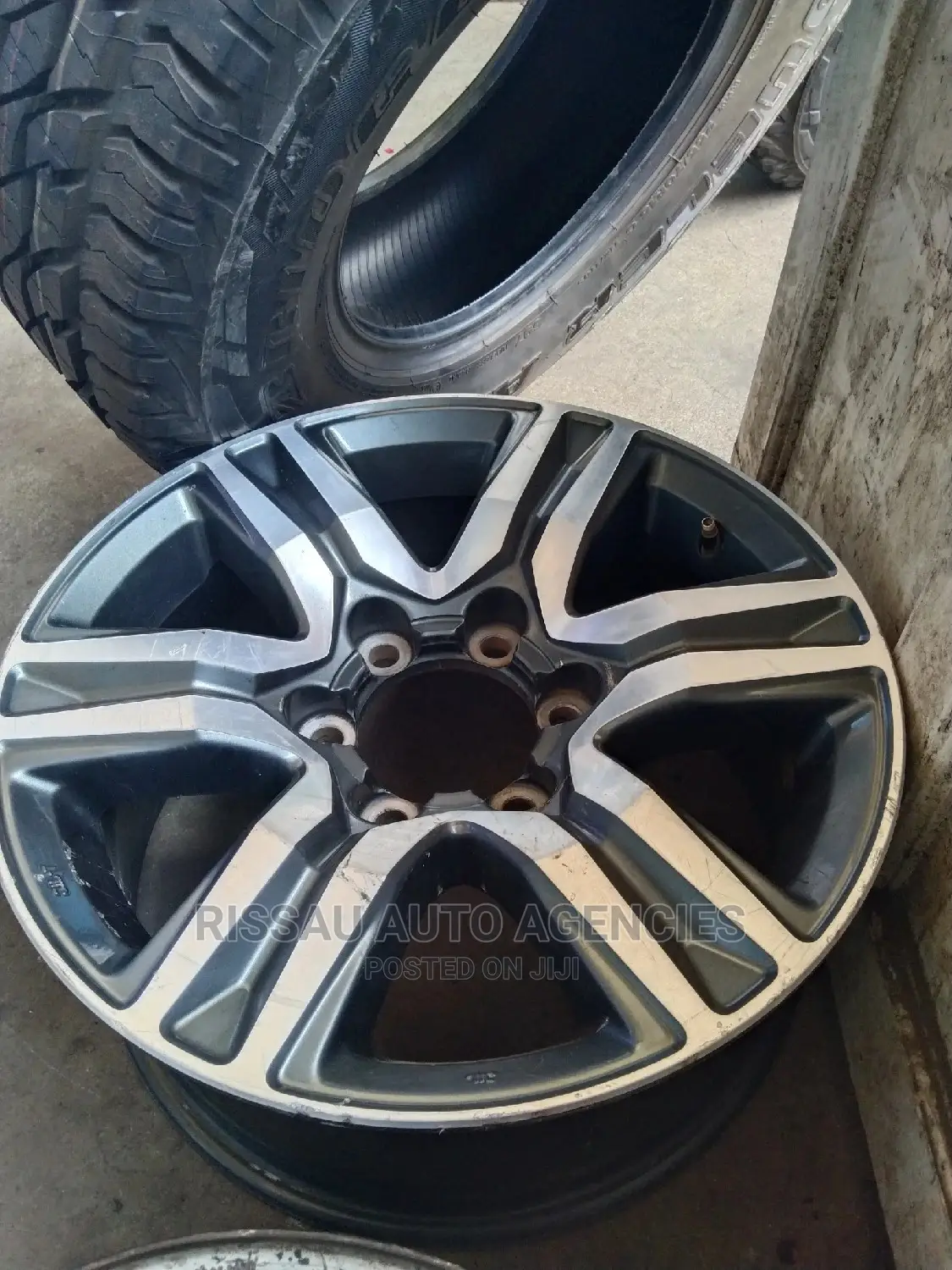 Toyota Fortuner Original Rim Size 17