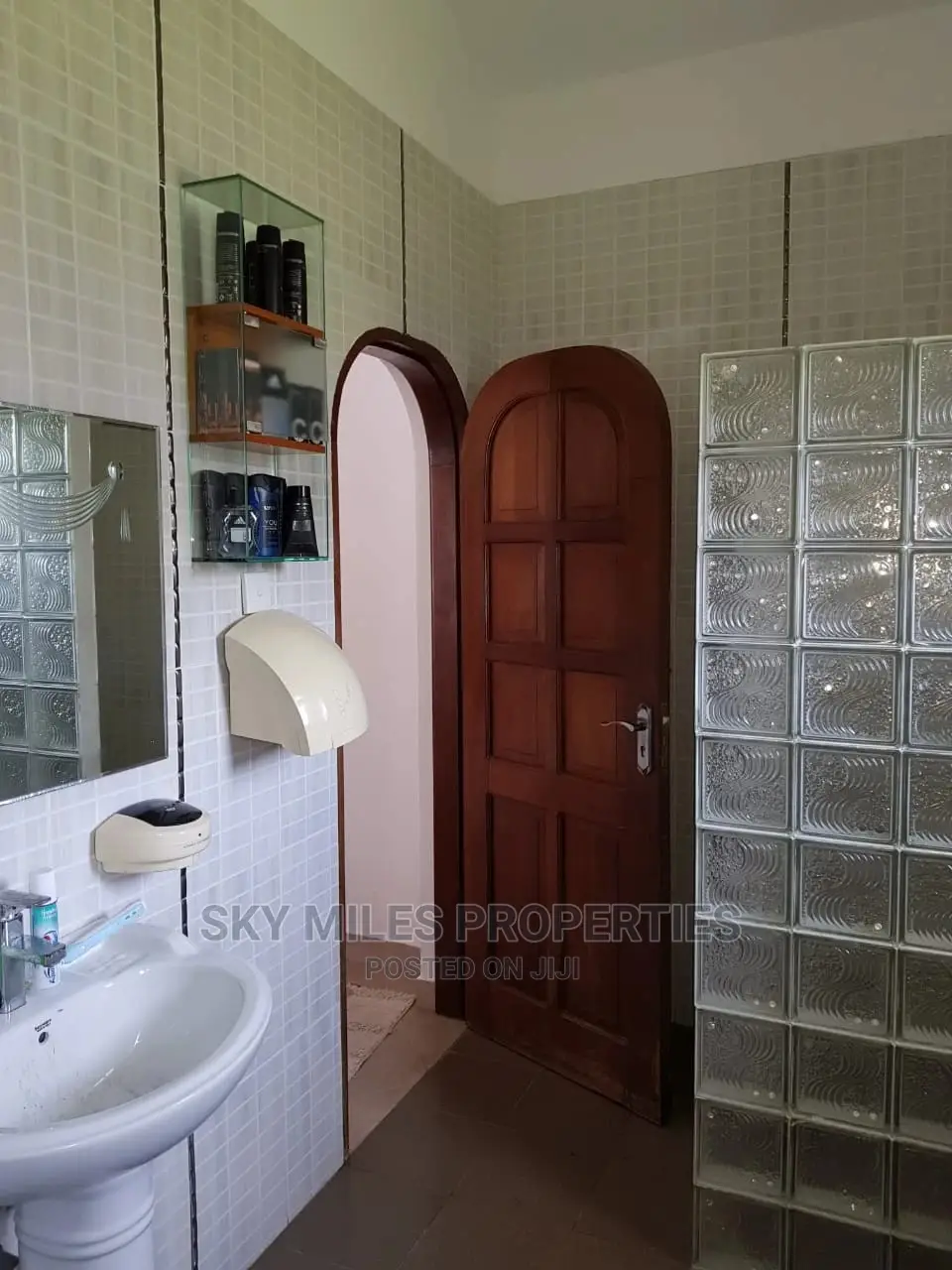 4bdrm Villa in Nyali for sale