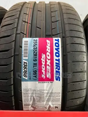255/35 R19 Toyo Tyre Made in Japan Nylon