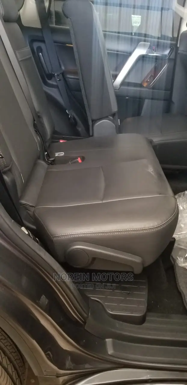 Toyota Land Cruiser Prado 2015 Gray
