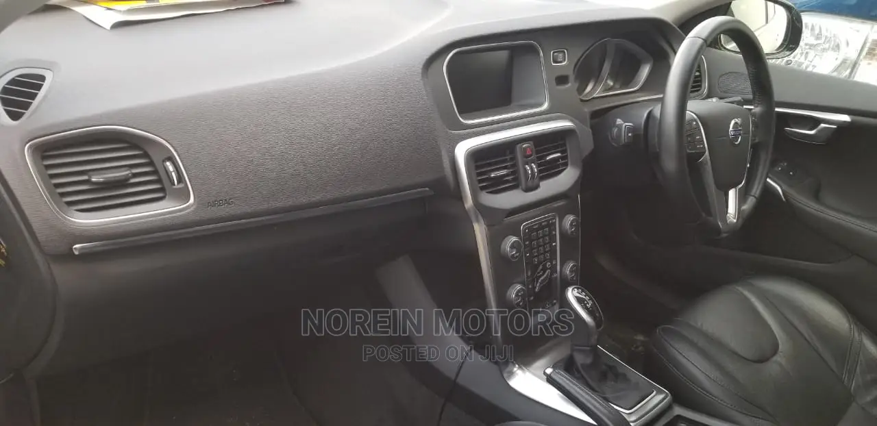 Volvo V40 2015 Gray