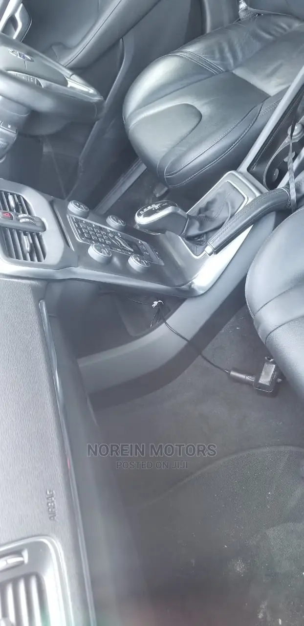 Volvo V40 2015 Gray