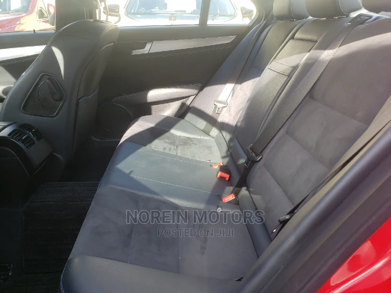 Mercedes-Benz C180 2014 Red