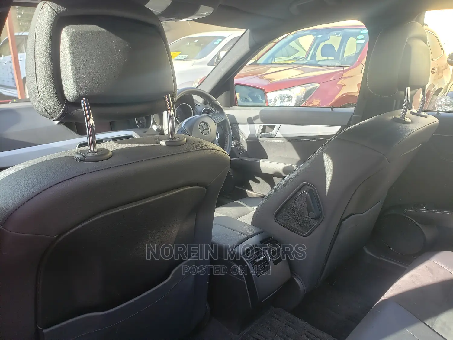 Mercedes-Benz C180 2014 Red