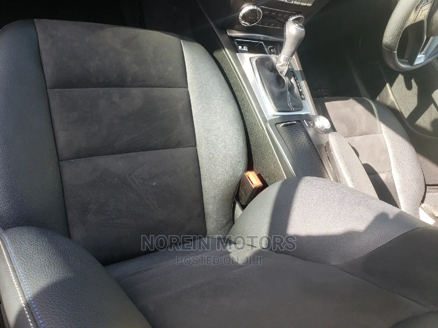 Mercedes-Benz C180 2014 Red
