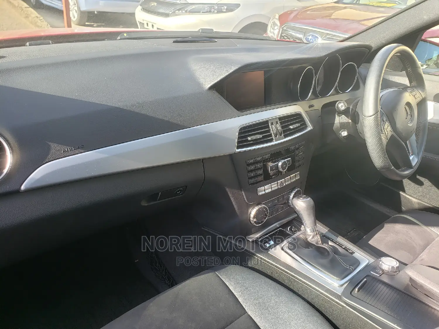 Mercedes-Benz C180 2014 Red