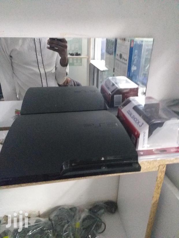 PLAYSTATION 3 WITH 20 GAMES !!!