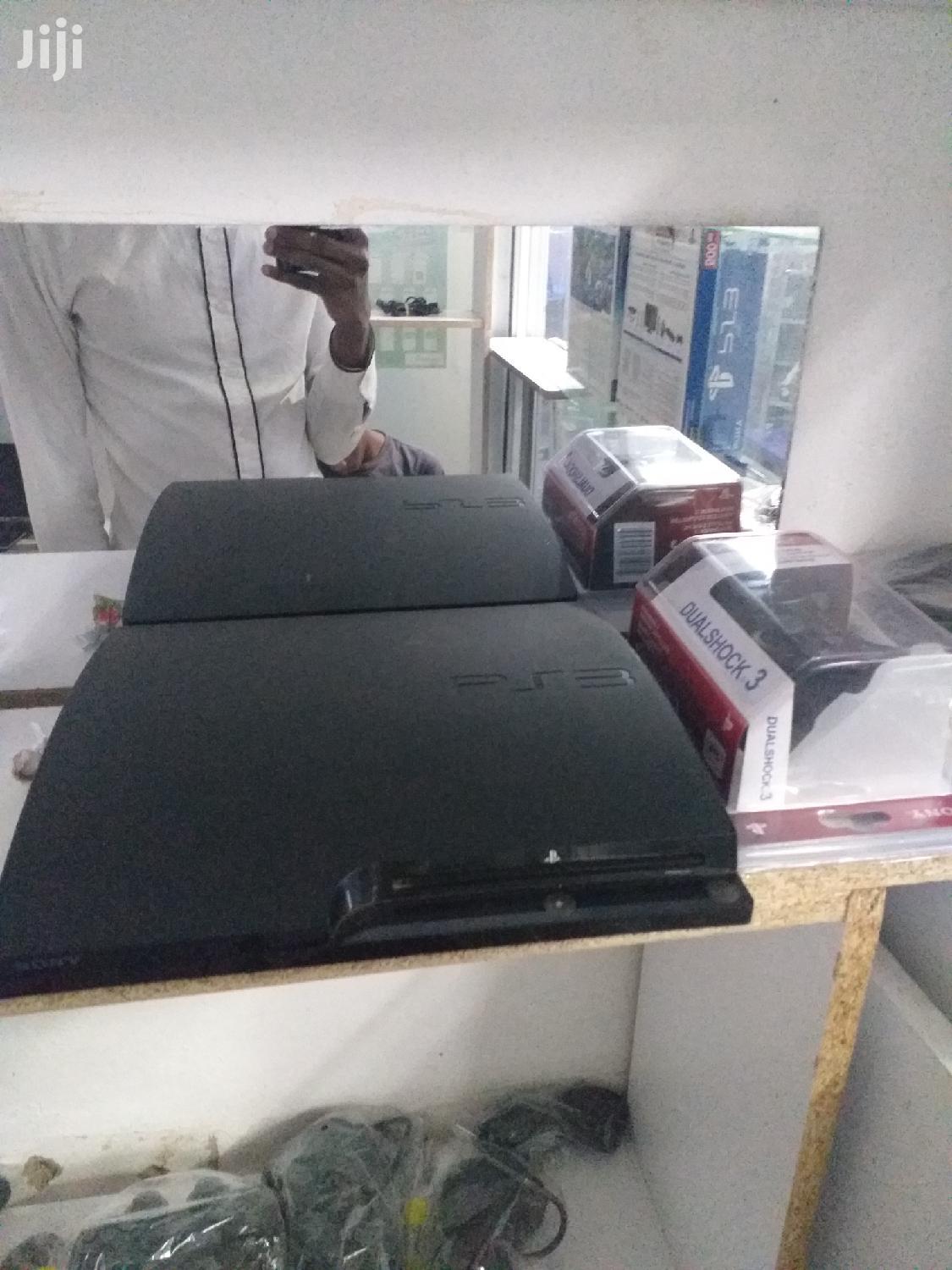 PLAYSTATION 3 WITH 20 GAMES !!!