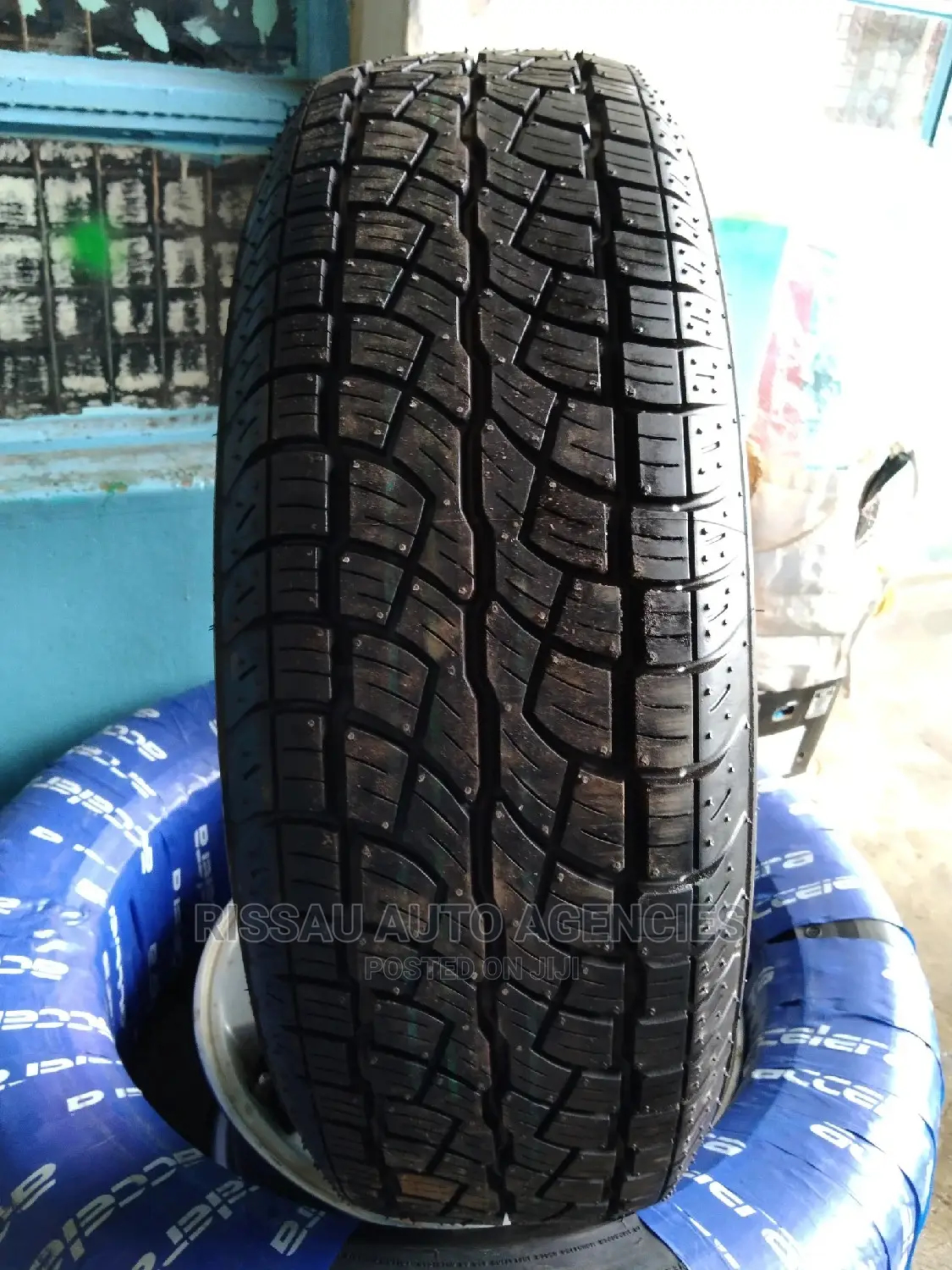 215/65 R 16 Bridgestone 687 Tyres