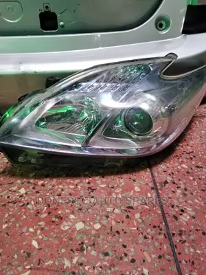 Toyota Prius 2012 Nonxenon Headlight