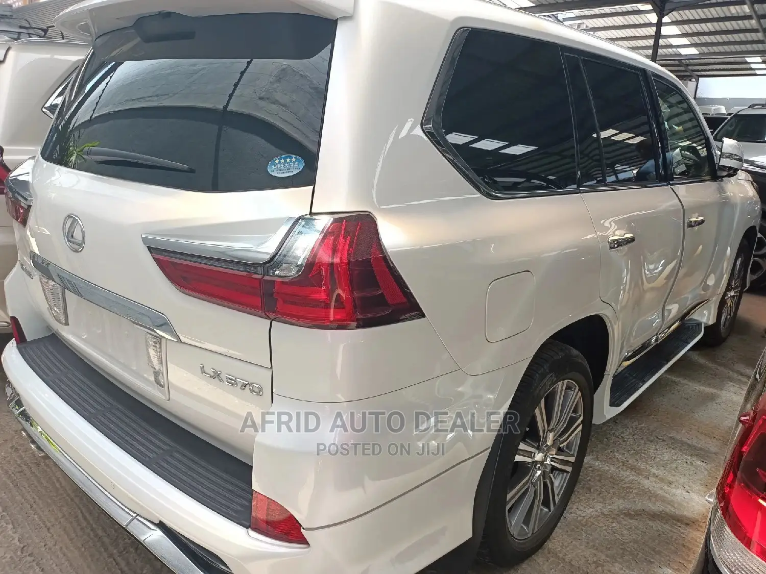 Lexus LX 570 AWD 2016 White