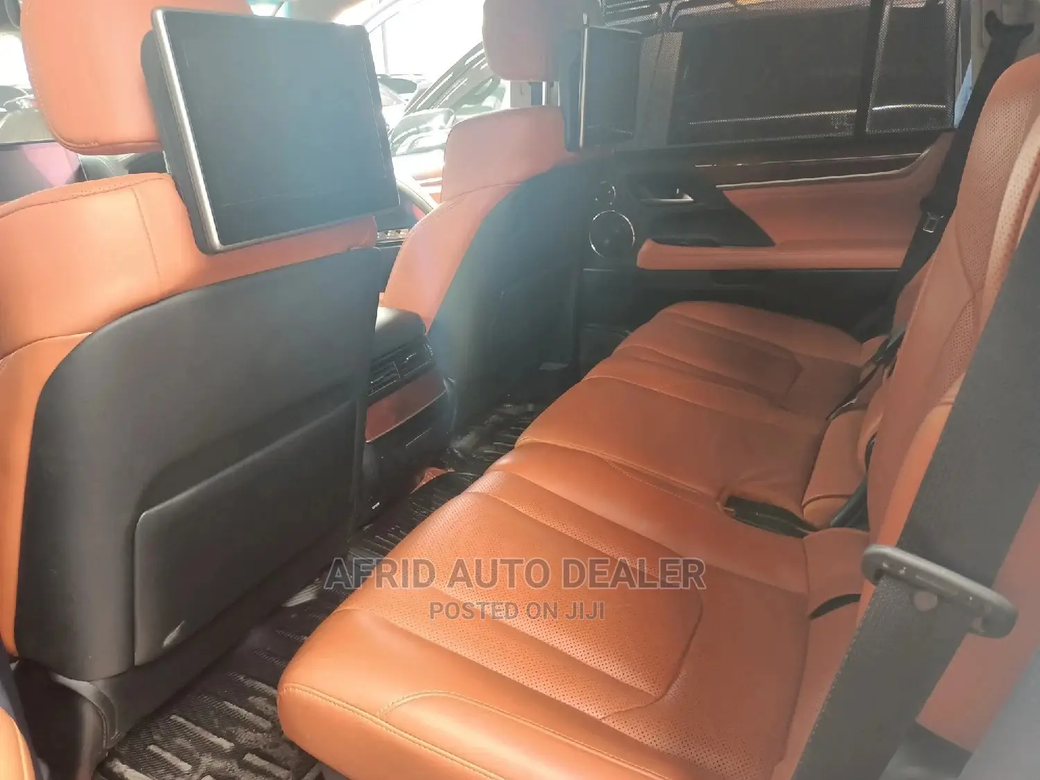 Lexus LX 570 AWD 2016 White