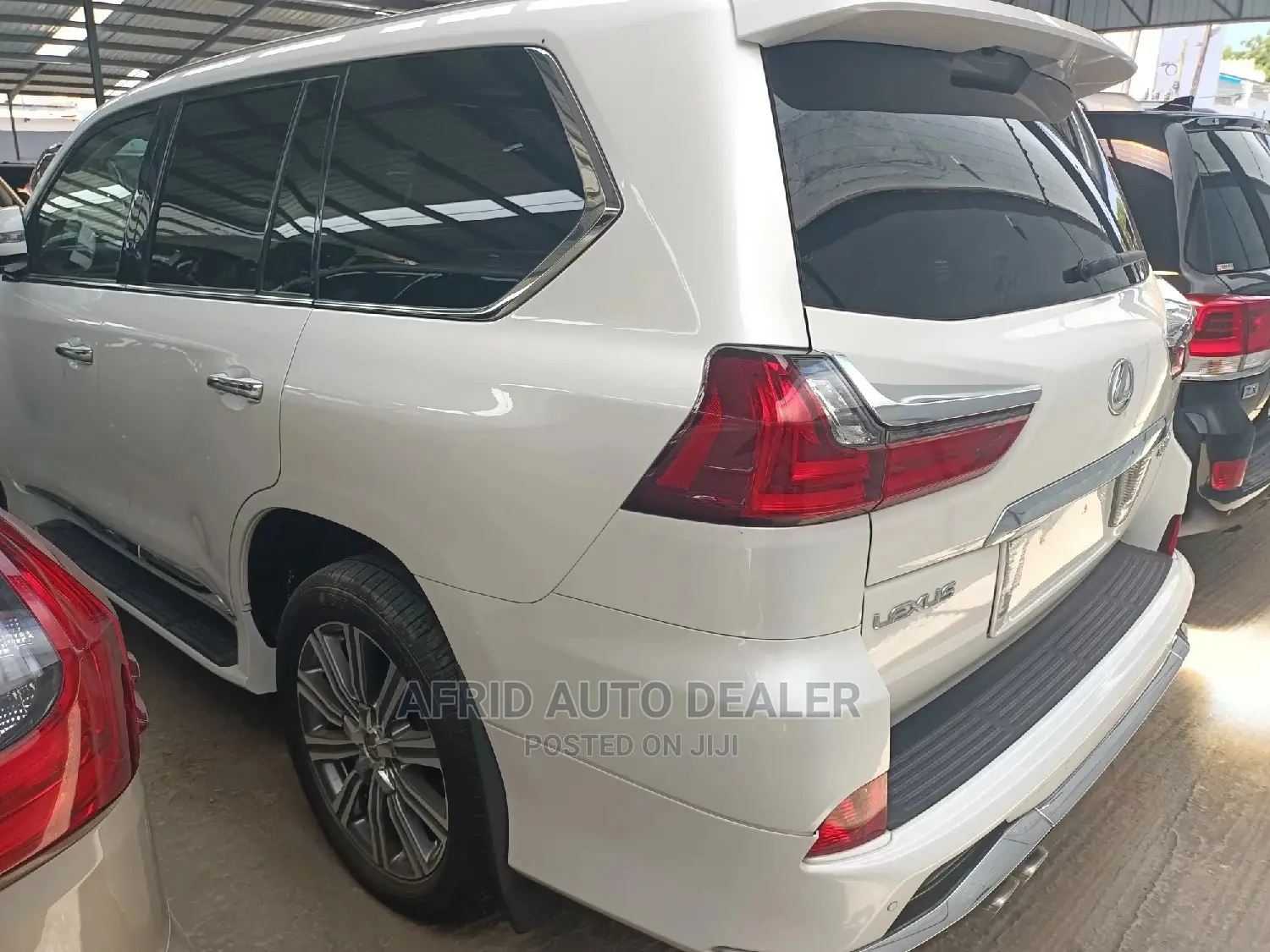 Lexus LX 570 AWD 2016 White