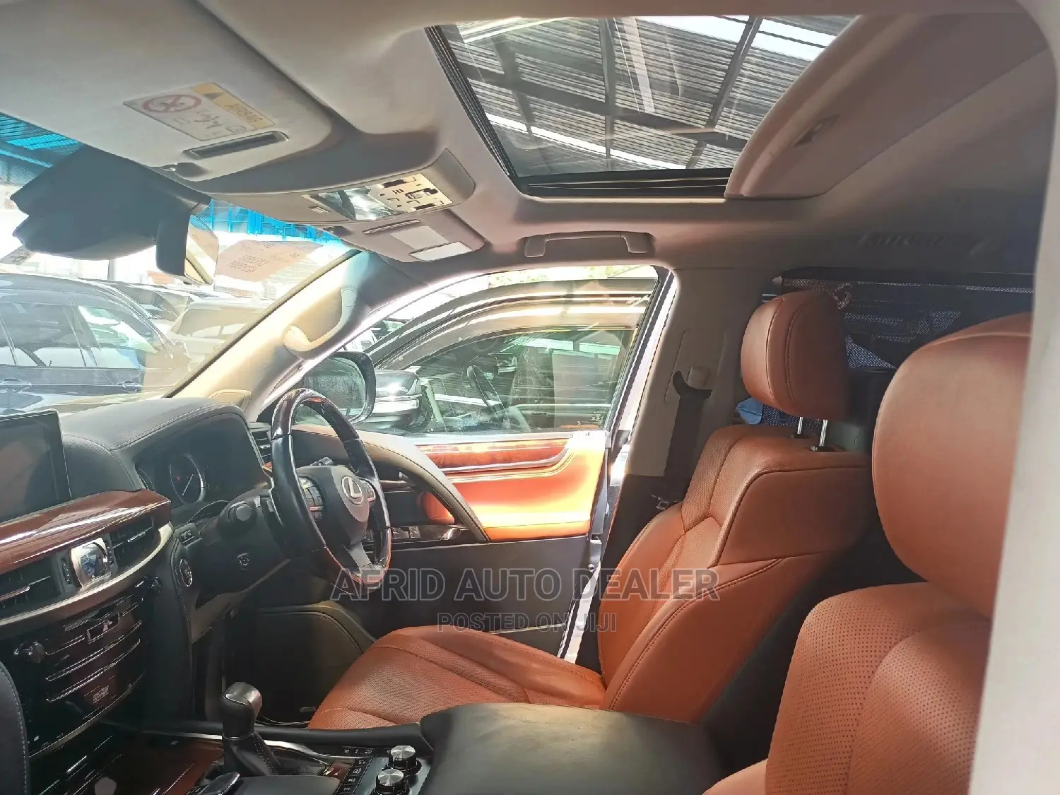 Lexus LX 570 AWD 2016 White