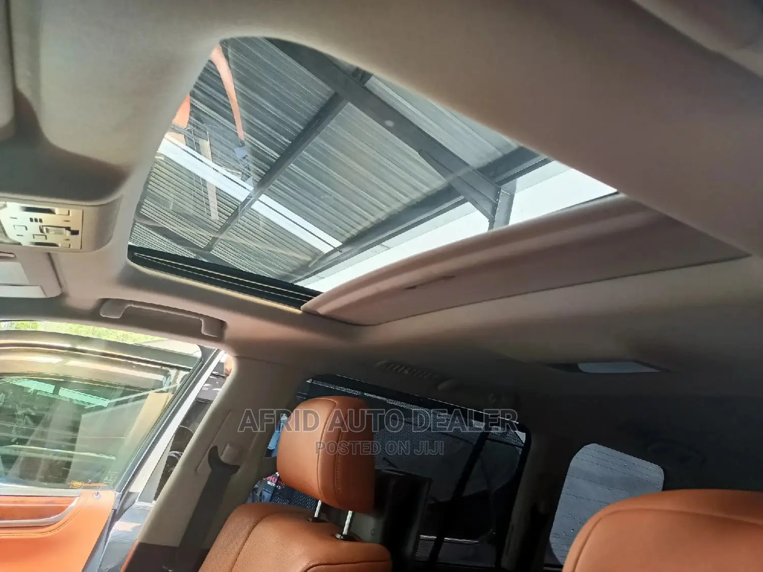 Lexus LX 570 AWD 2016 White