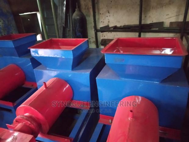 Plodder Machine- Bar Soap Making Machine (Ssp1-Ssp3) - thumbnail 3