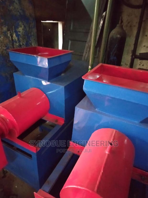 Plodder Machine- Bar Soap Making Machine (Ssp1-Ssp3) - main view