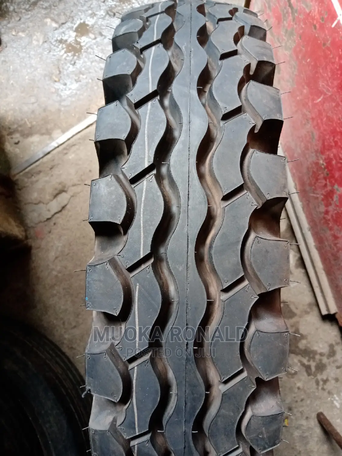 750R16 MRF Tyre Made in India (Lt