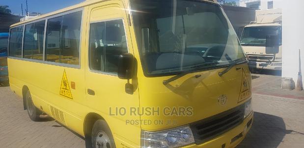 New Isuzu Executive Bus 2014 - main view