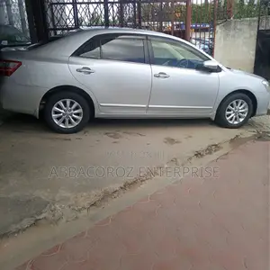 Toyota Premio 2014 Silver