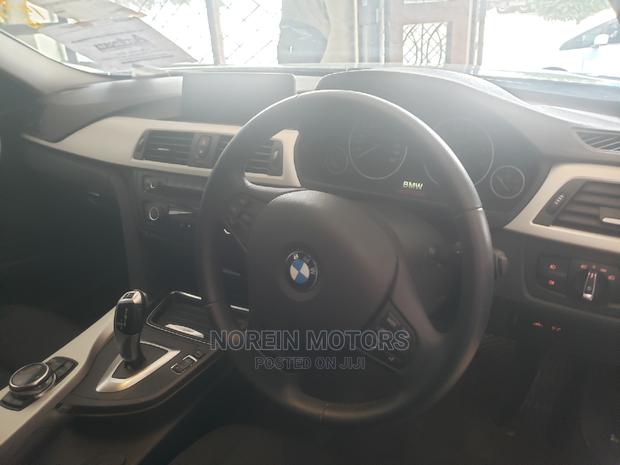 BMW 320i 2014 Gray - thumbnail 4