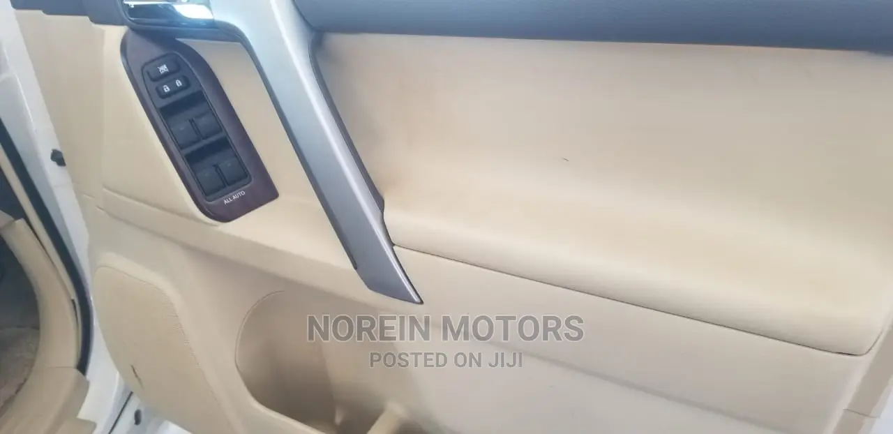 Toyota Land Cruiser Prado 2014