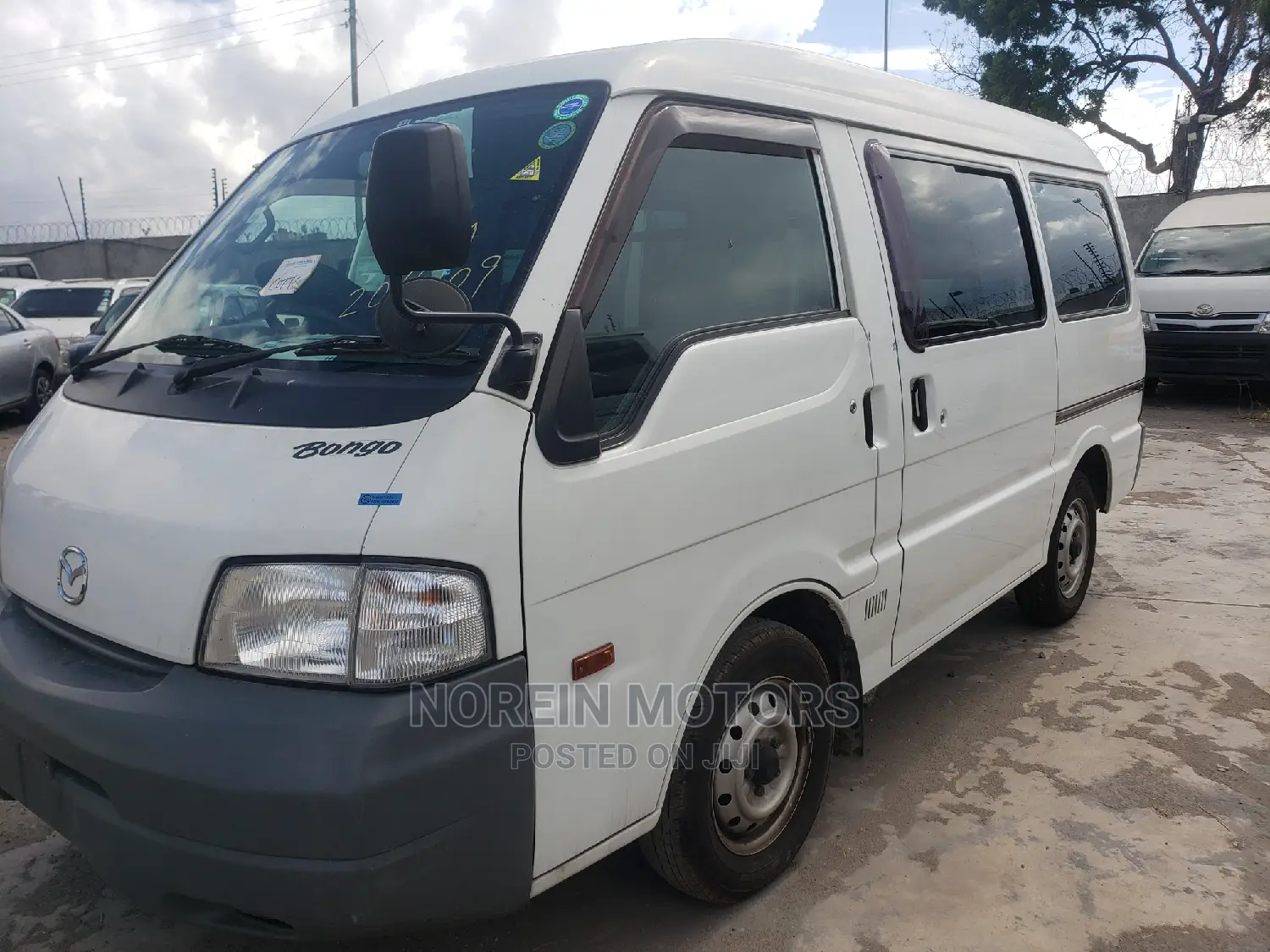 Mazda Bongo 2014 White