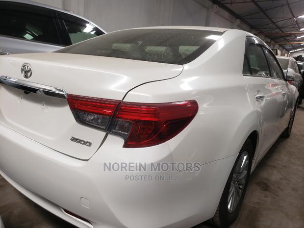 Toyota Mark X 2015 White - thumbnail 3