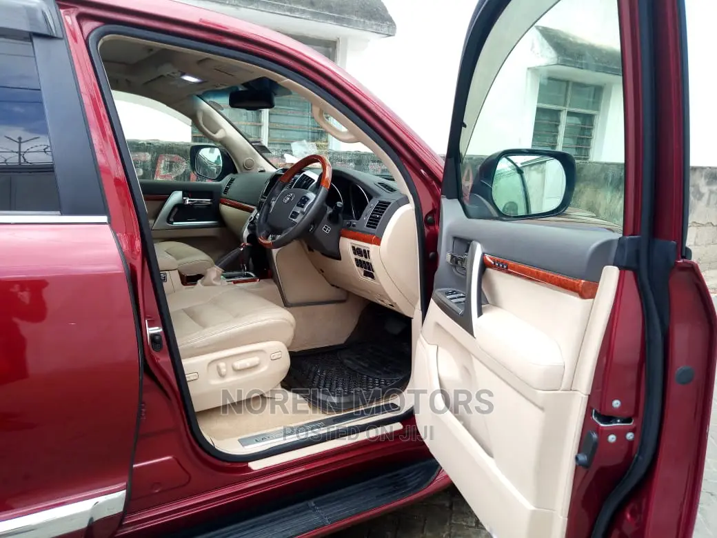 Toyota Land Cruiser Prado 2014 Red
