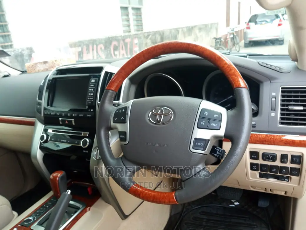Toyota Land Cruiser Prado 2014 Red