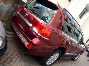 Toyota Land Cruiser Prado 2014 Red